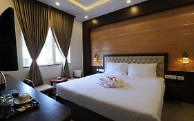 Mayuraa Residency